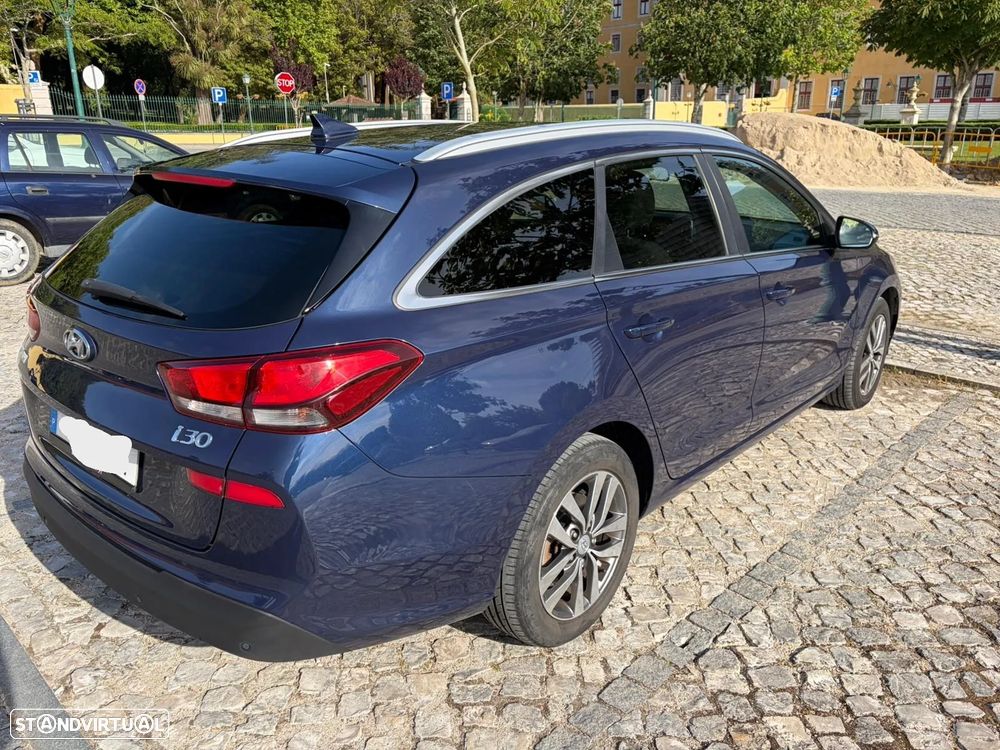 Hyundai i30 SW 1.6 CRDi Style+Navi - 4
