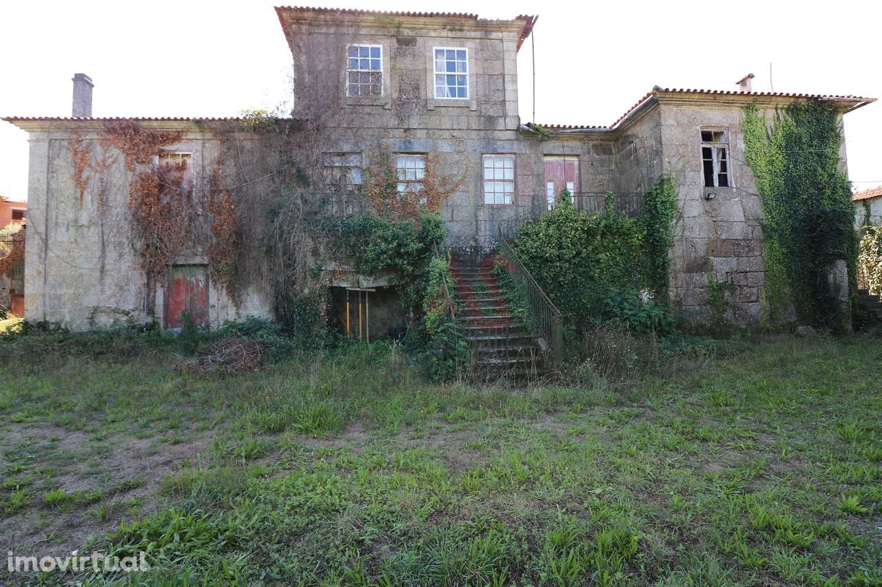 Quinta centenária para restauro com 3.200 m2 em Raimonda, Paços de Fer - Grande imagem: 3/60