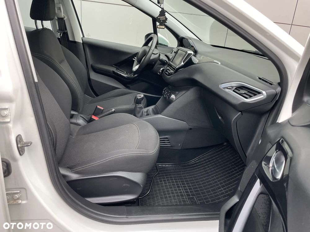 Peugeot 208 PureTech 82 Start & Stop Tech Edition - 10