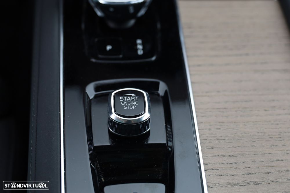 Volvo XC 90 2.0 T8 PHEV Plus Dark AWD - 28