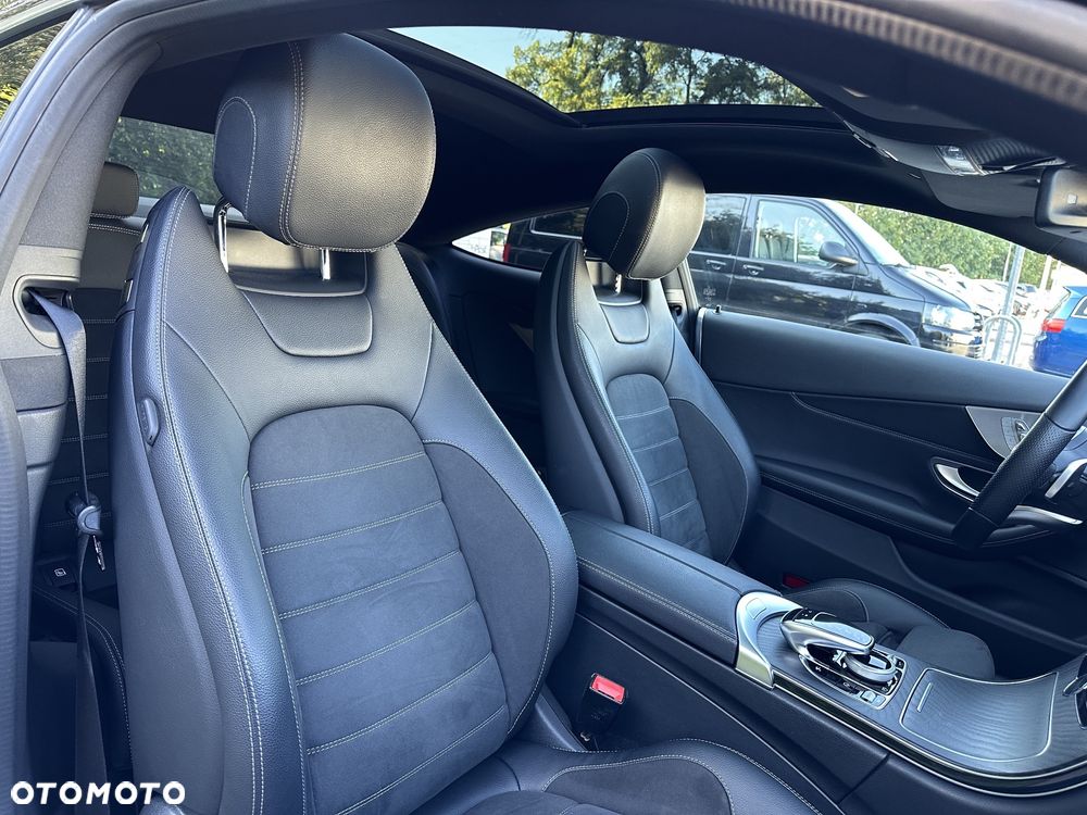 Mercedes-Benz Klasa C 300 9G-TRONIC - 12