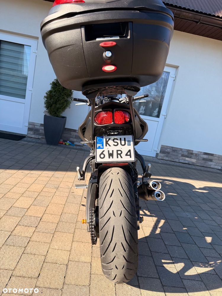 Yamaha FZ8 - 5