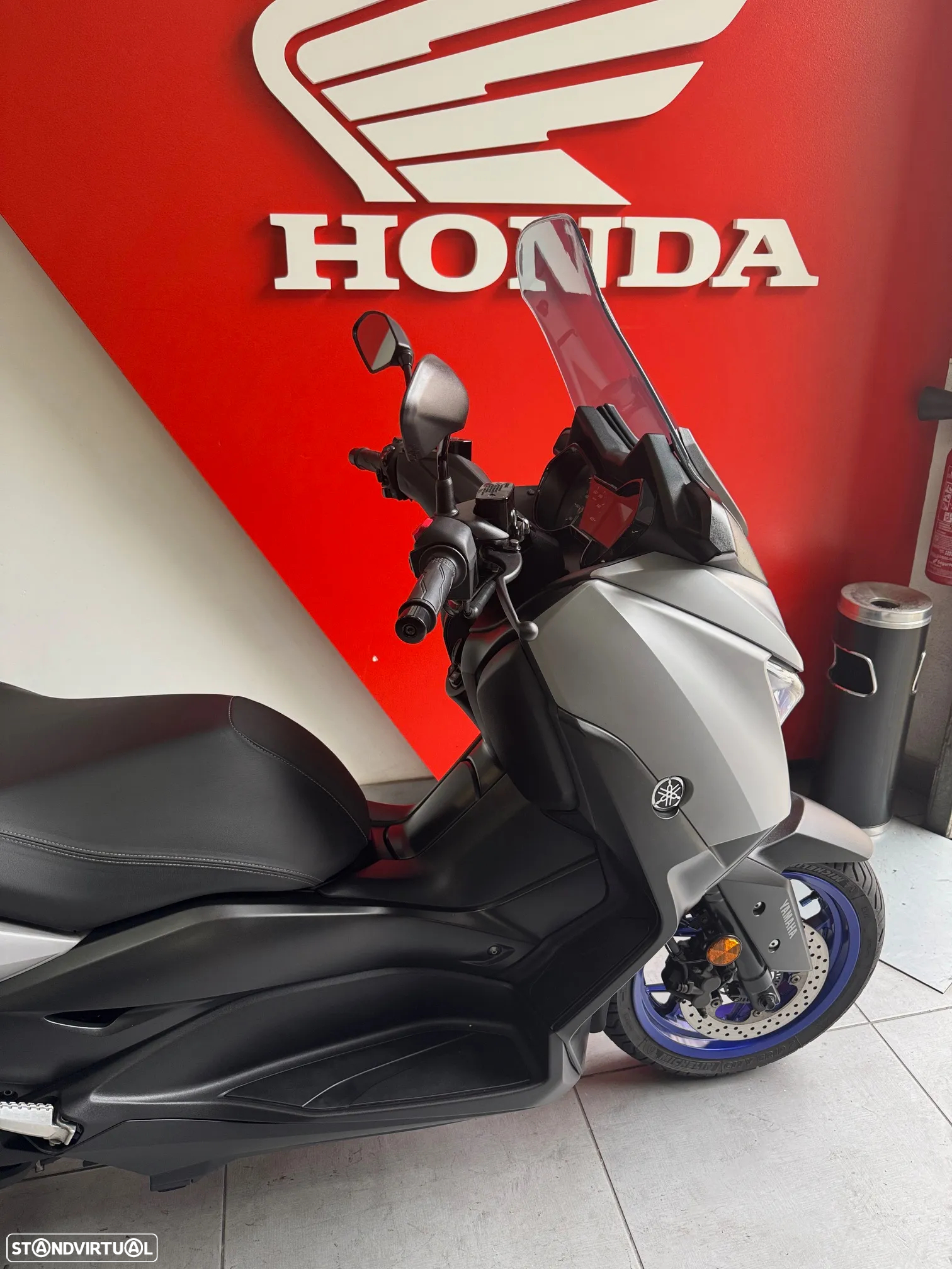 Yamaha X-Max - 3
