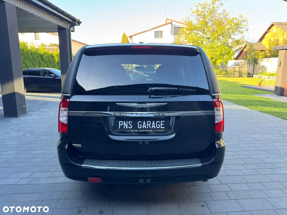 Chrysler Town & Country 3.6 Limited - 7