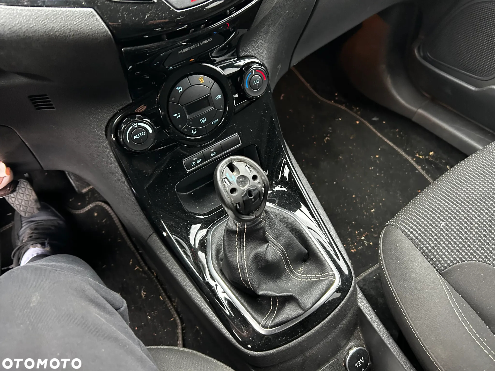 Ford Fiesta - 25