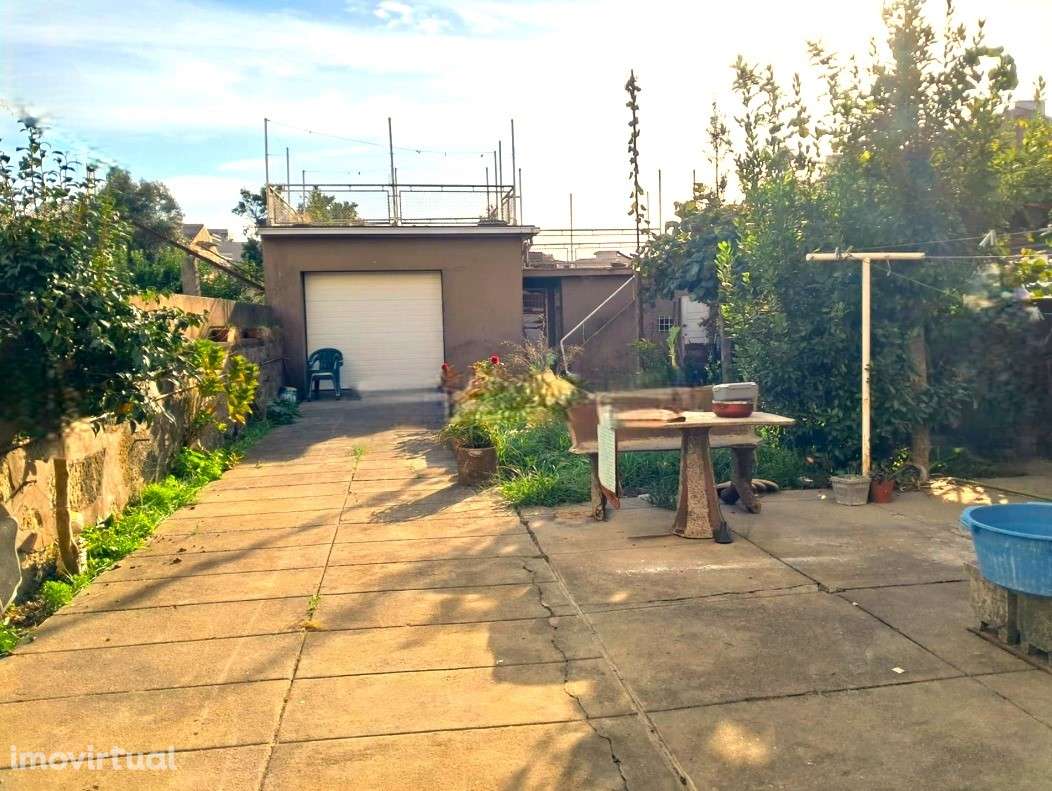 Moradia T5 c/ Jardim e garagem - Ao Centro de S. Mamede - Grande imagem: 4/17