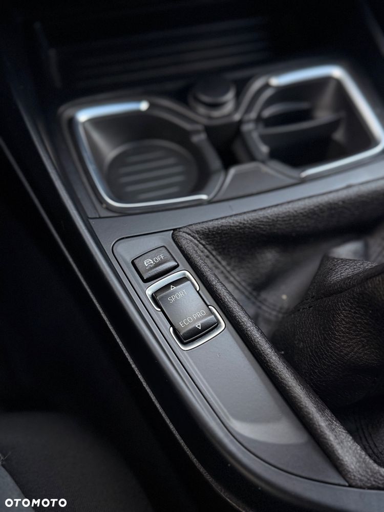 BMW Seria 1 116i - 16