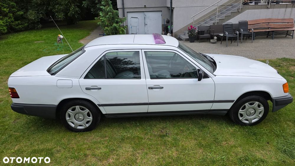 Mercedes-Benz W124 (1984-1993) - 12
