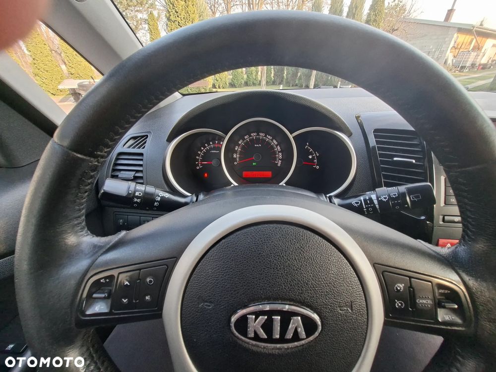 Kia Venga 1.6 CVVT Mind - 11