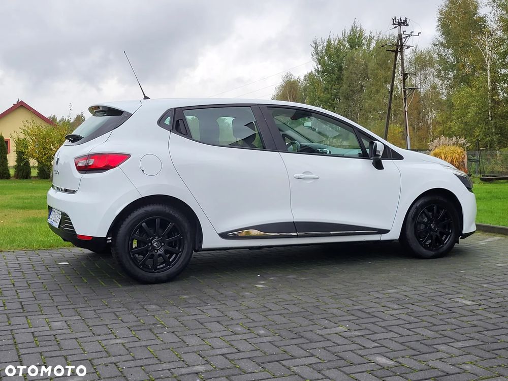 Renault Clio 1.2 16V 75 LIMITED - 12
