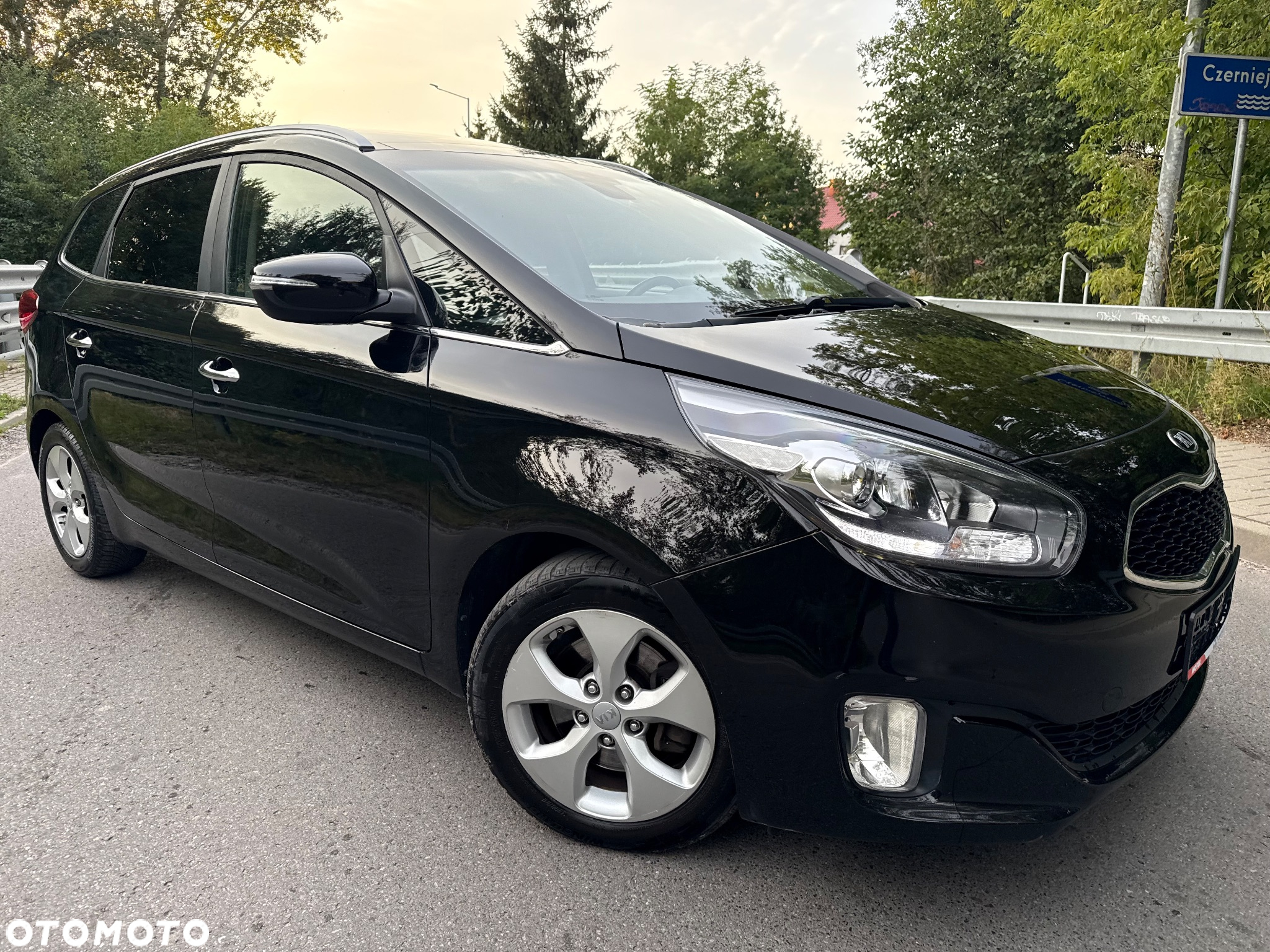 Kia Carens 1.7 CRDi XL 7os - 9