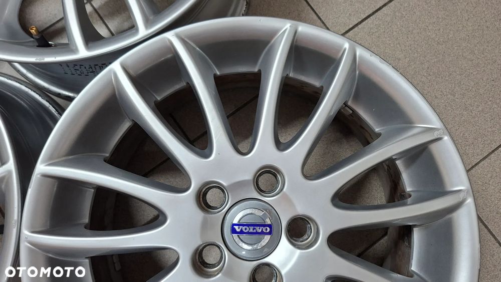Felgi Aluminiowe 17 Volvo S40 V50 C30 5x108 ET 52.5 - 7