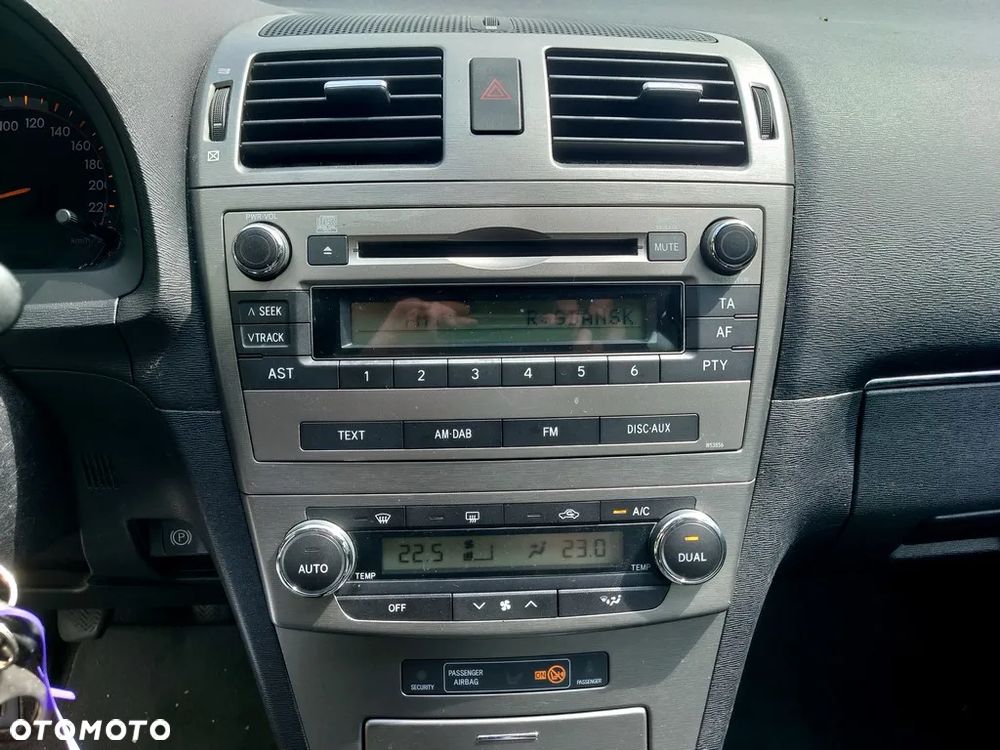 Toyota Avensis 1.8 Sol - 18