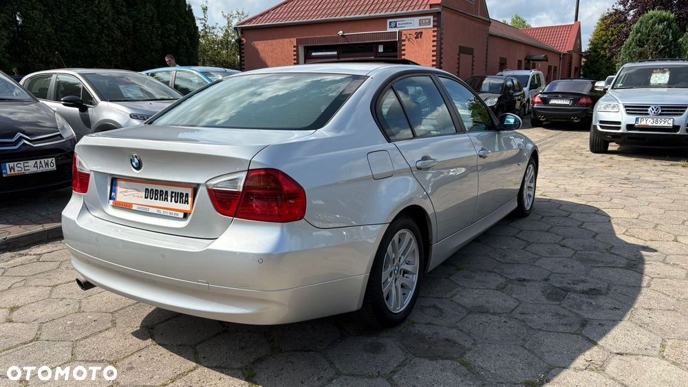 BMW Seria 3 318i - 6