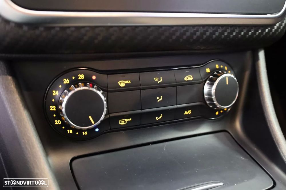 Mercedes-Benz A 200 d AMG Line - 28