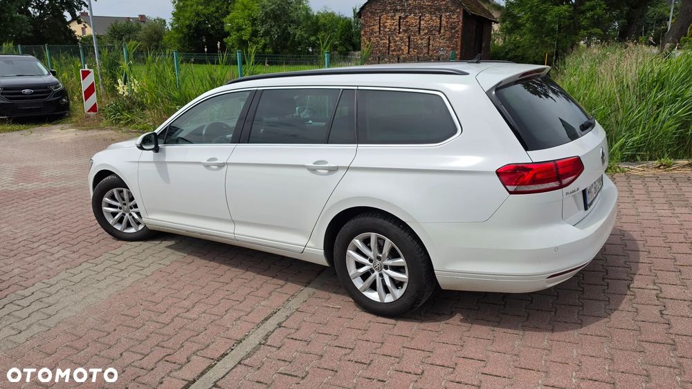 Volkswagen Passat Variant 2.0 TDI (BlueMotion Technology) Trendline - 25
