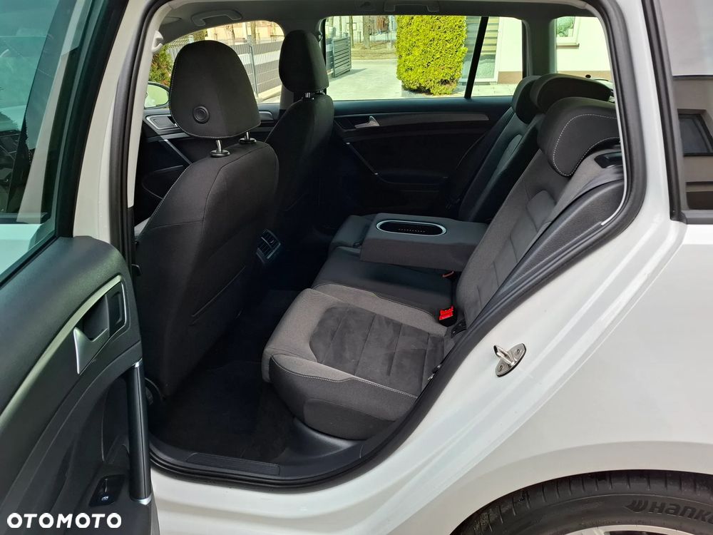 Volkswagen Golf - 18