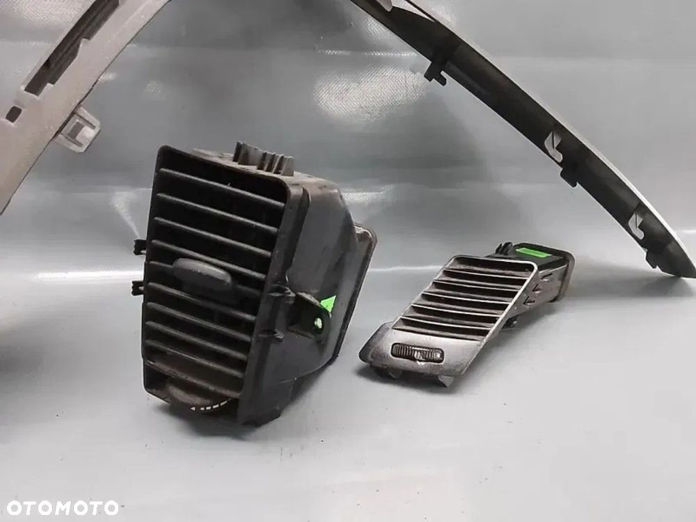osłona dekor konsoli prawy kratka nawiewu mercedes sprinter w906 crafter a9066890137 a9068300154 - 2