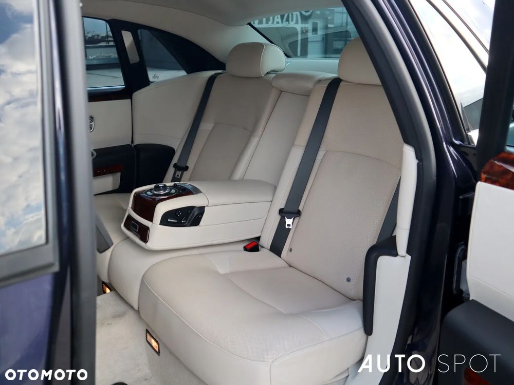 Rolls-Royce Ghost Standard - 37