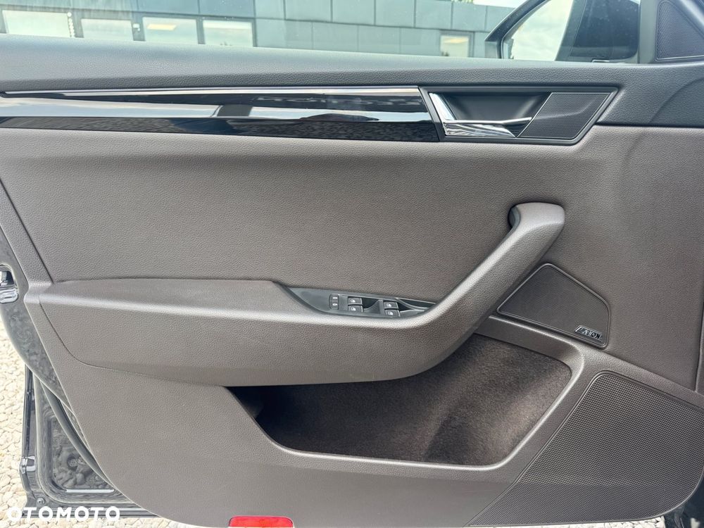 Skoda Superb 2.0 TDI SCR 4x4 L&K DSG - 12