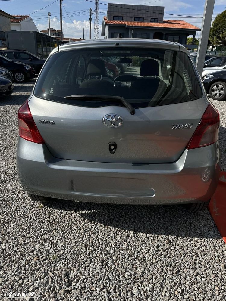 Toyota Yaris 1.0 VVT-i - 7