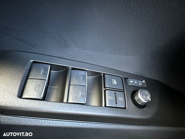 Toyota Camry Executive - 9