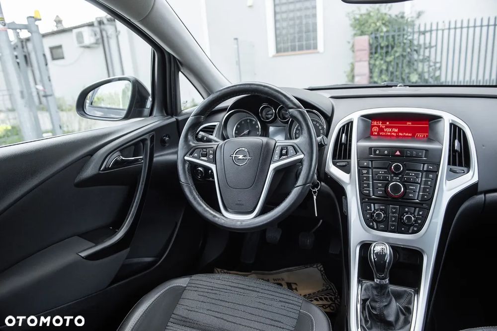 Opel Astra 1.4 Turbo Style - 23