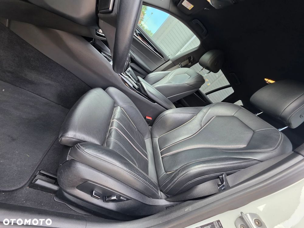 BMW Seria 5 530i xDrive Sport Line - 32