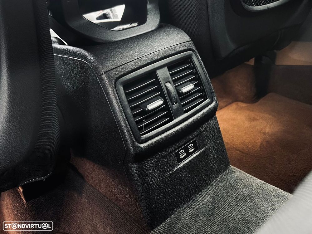 BMW X1 16 d sDrive Line Sport - 32