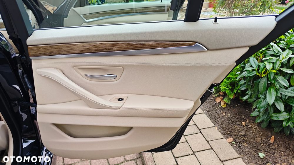 BMW Seria 5 525d xDrive Modern Line - 21