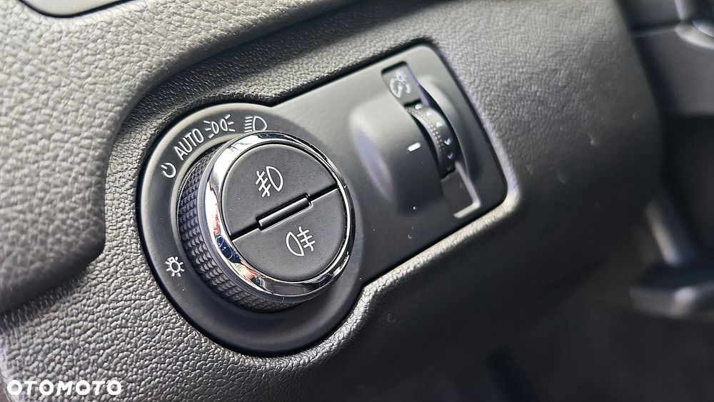 Opel Insignia - 24