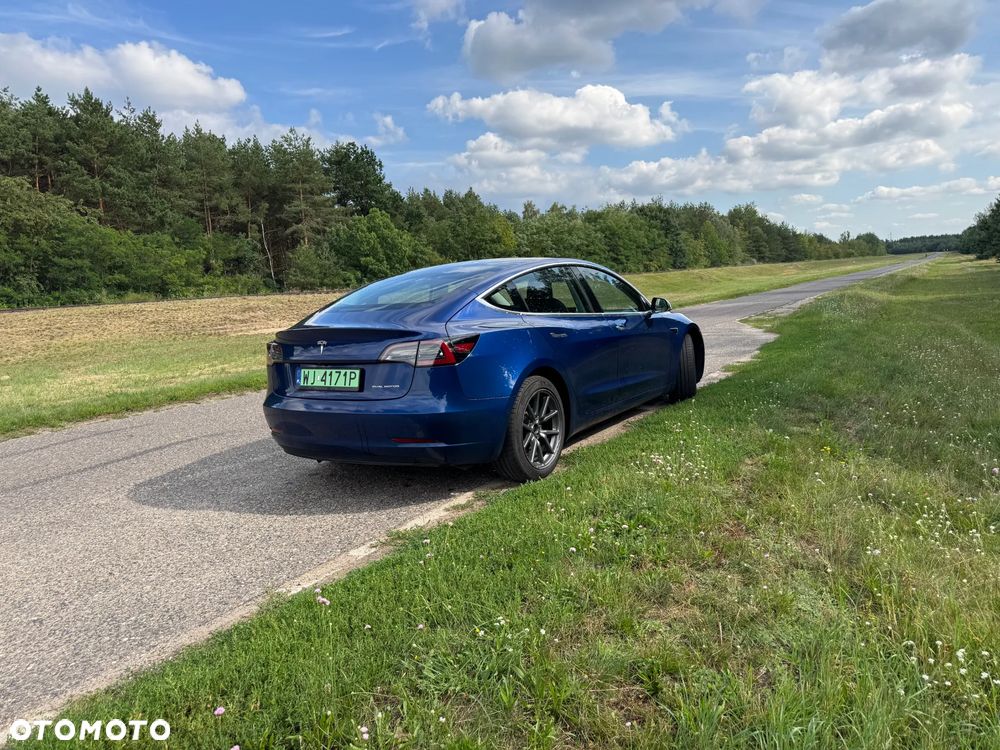 Tesla Model 3 - 5