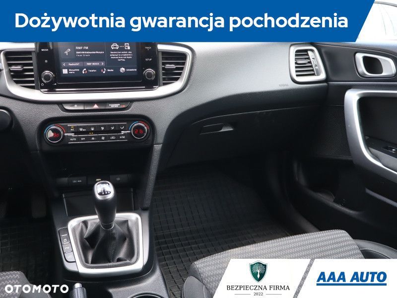 Kia Ceed - 10