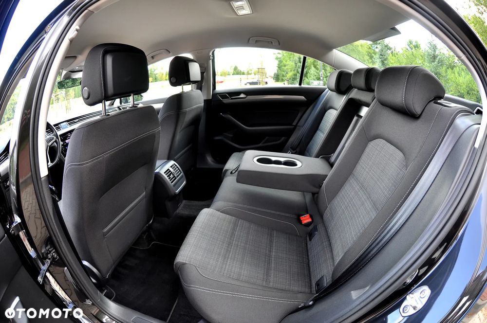 Volkswagen Passat 2.0 TDI EVO Business DSG - 21
