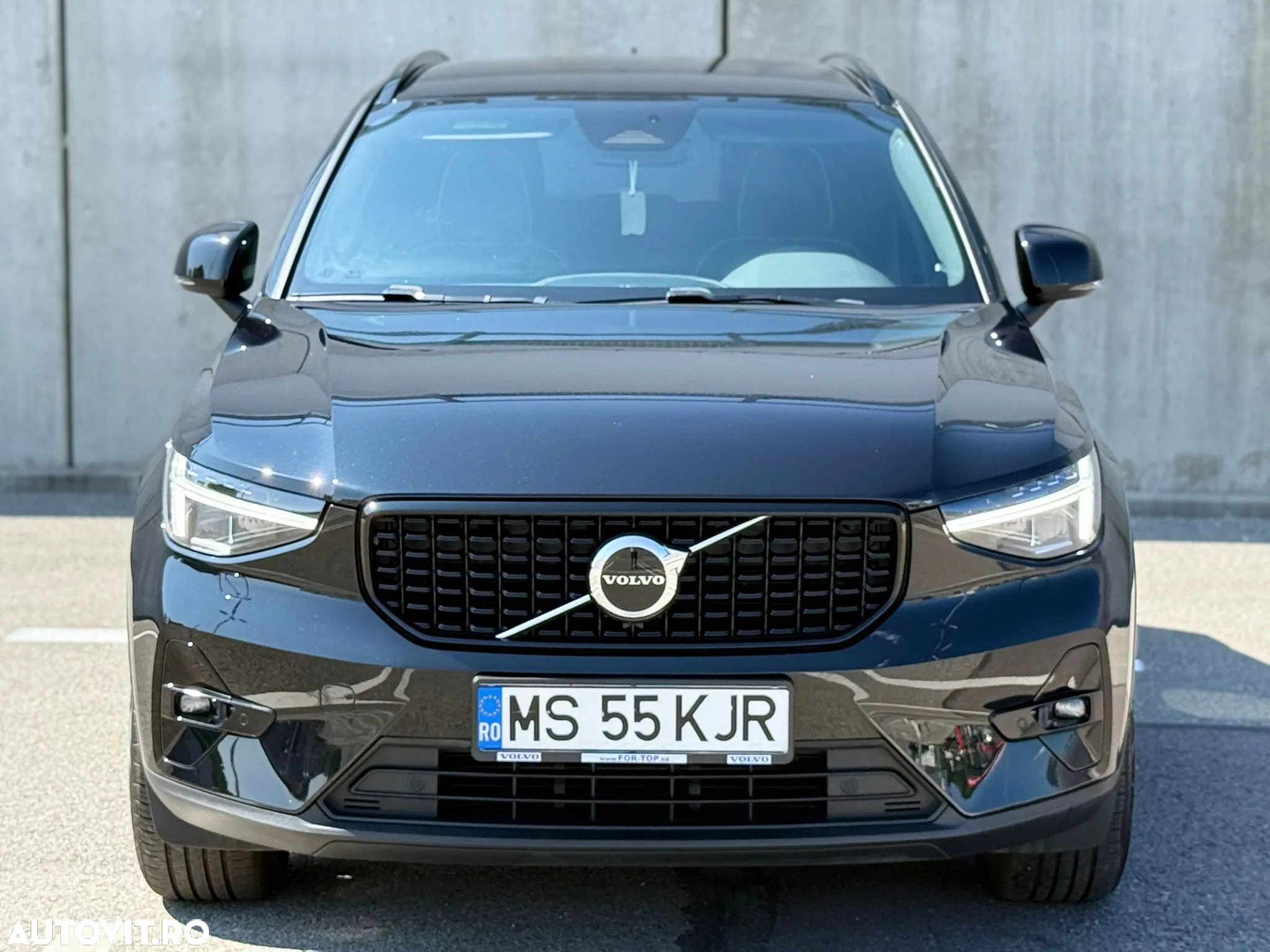 Volvo XC 40 B4 AT FWD MHEV Plus Dark - 6