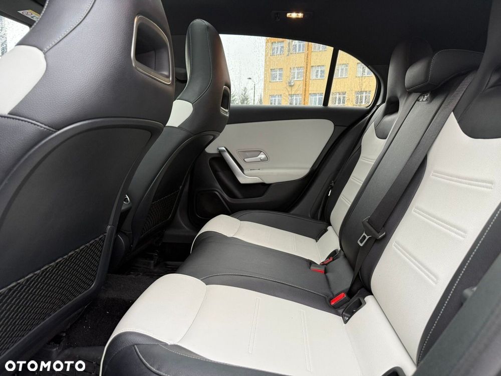 Mercedes-Benz Klasa A 200 AMG Line 7G-DCT - 11