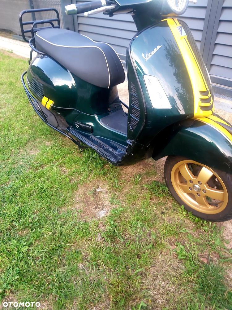 Piaggio Vespa - 32