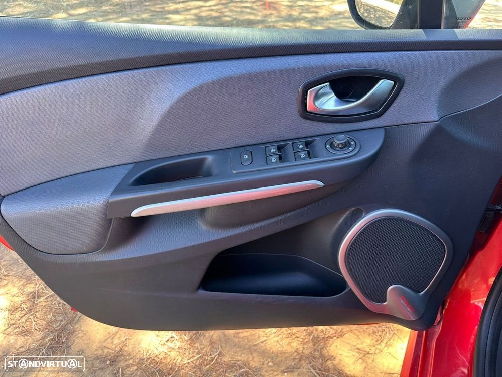 Renault Clio Sport Tourer 1.2 TCE GT EDC - 34