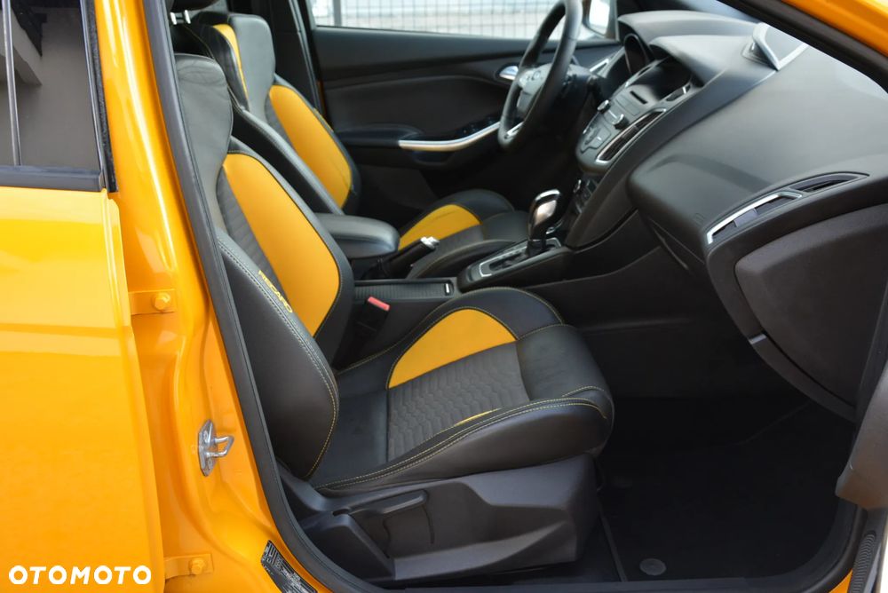 Ford Focus 2.0 TDCi ST-2 PowerShift - 31
