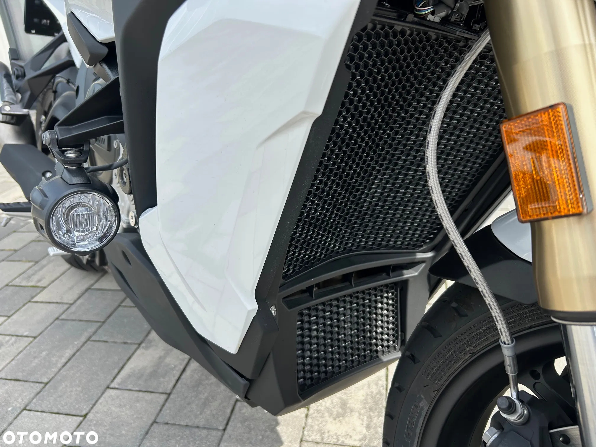 BMW XR - 8