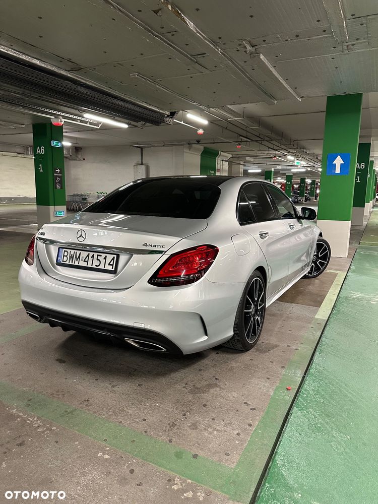 Mercedes-Benz Klasa C - 32