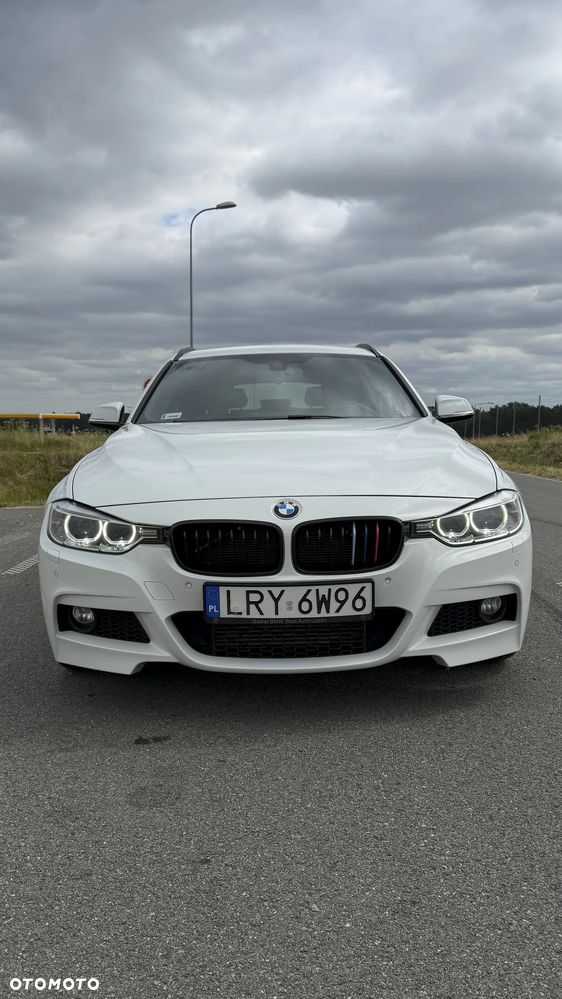 BMW Seria 3 330d xDrive Sport-Aut Luxury Line - 2
