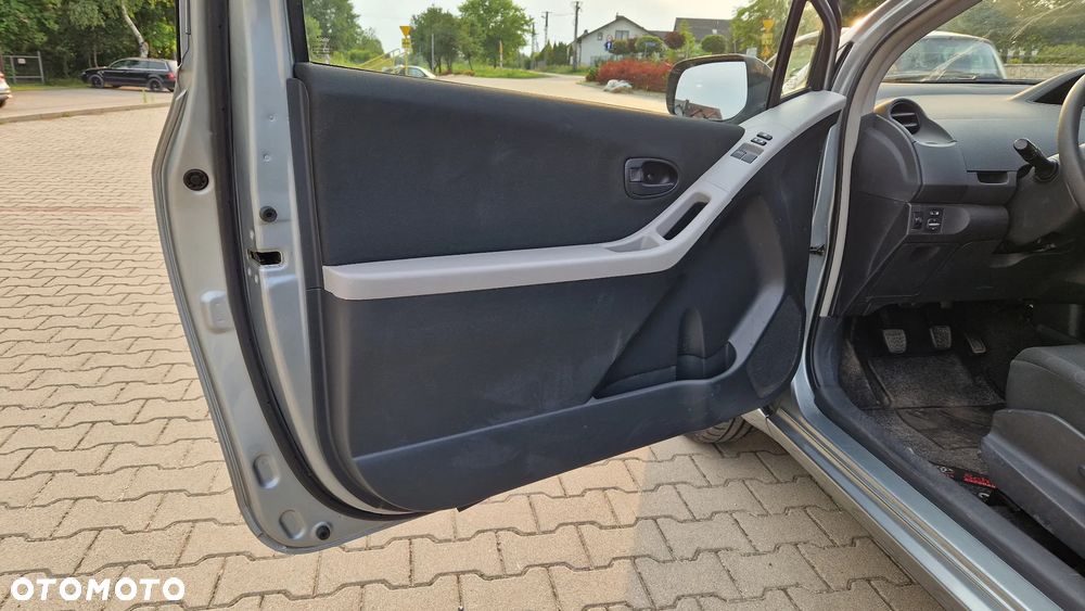 Toyota Yaris 1.0 VVT-i Cool - 15