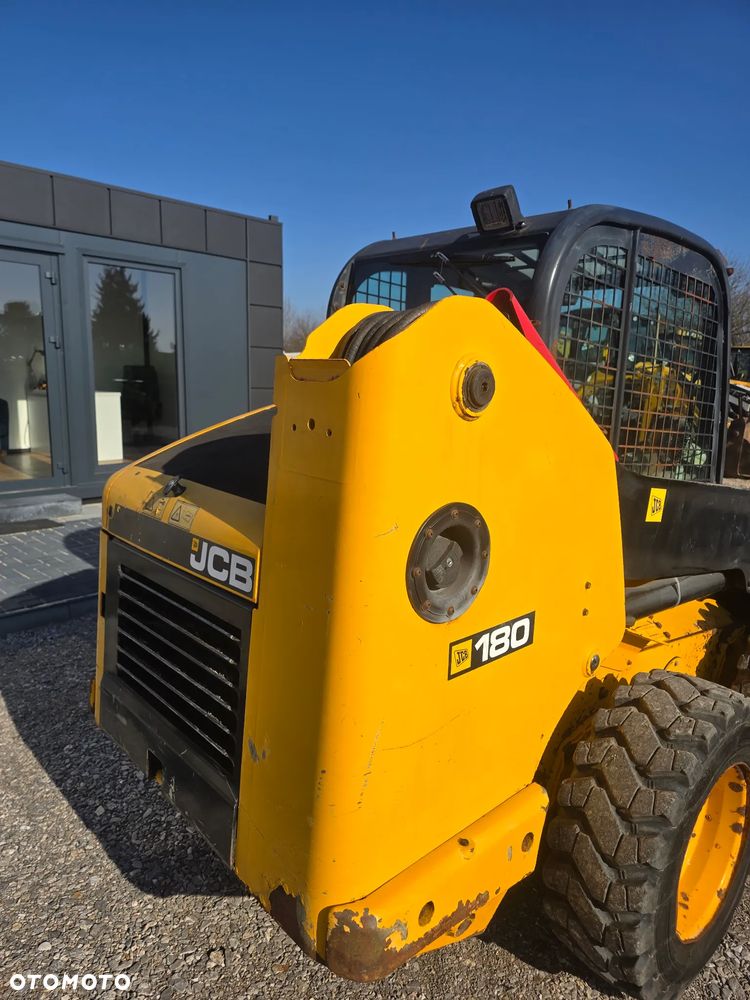 JCB - 7