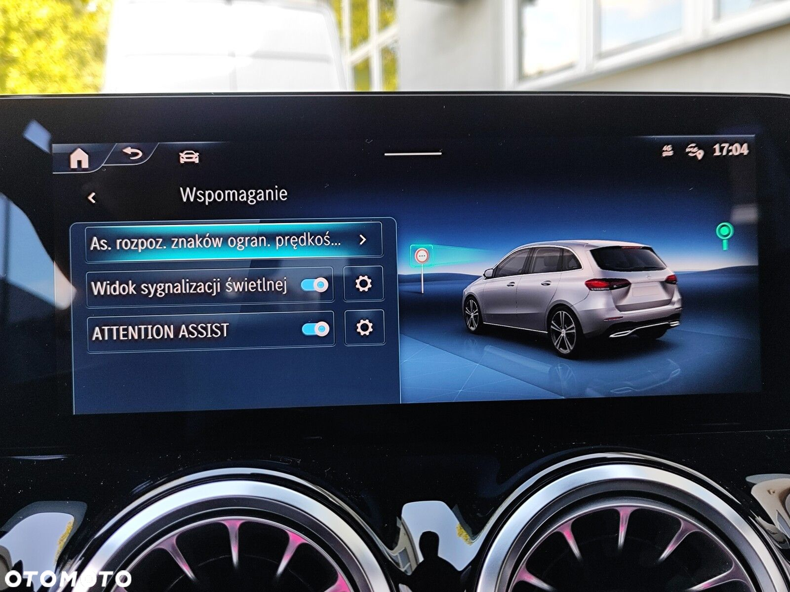 Mercedes-Benz Klasa B 220 4-Matic AMG Line 7G-DCT - 32