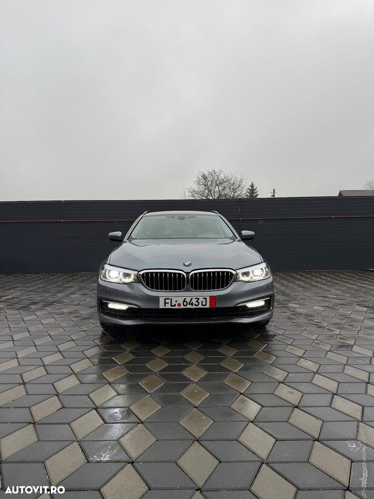 BMW Seria 5 520d Touring Aut. Luxury Line - 1