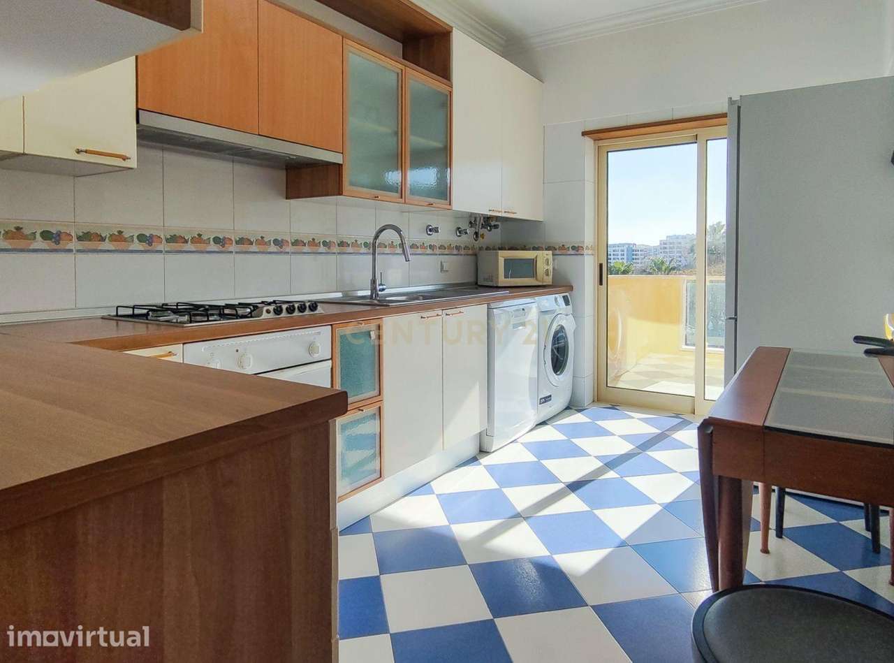 Amplo apartamento de 3 quartos com varandas panorâmicas em Almada, em - Grande imagem: 2/28
