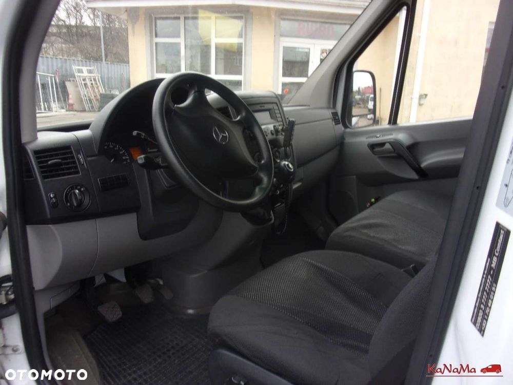 Mercedes-Benz Sprinter - 14