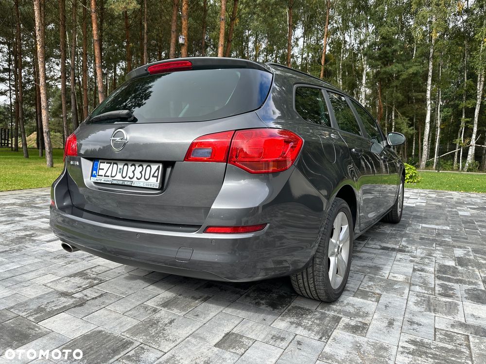 Opel Astra 1.4 Turbo Exklusiv - 29