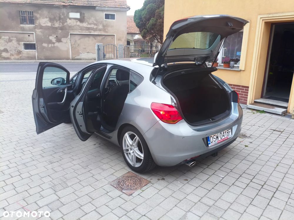 Opel Astra 1.4 Turbo Cosmo - 12